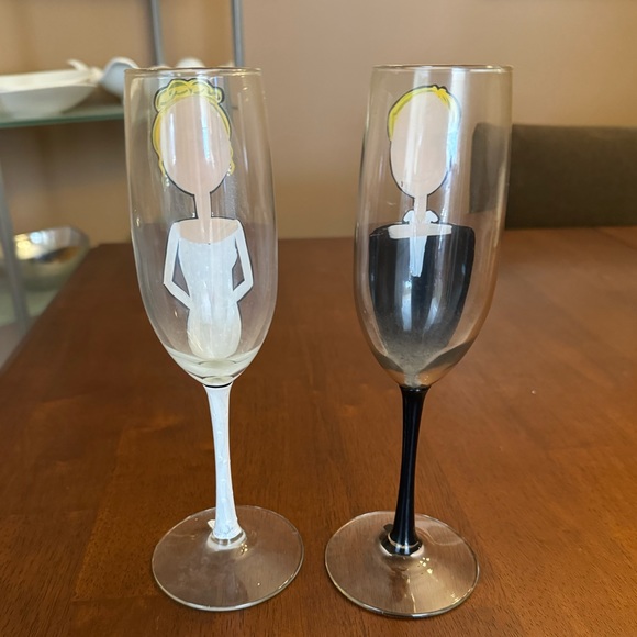 Hand-Painted Bride and Groom Wedding Champagne Glasses - Picture 6 of 7